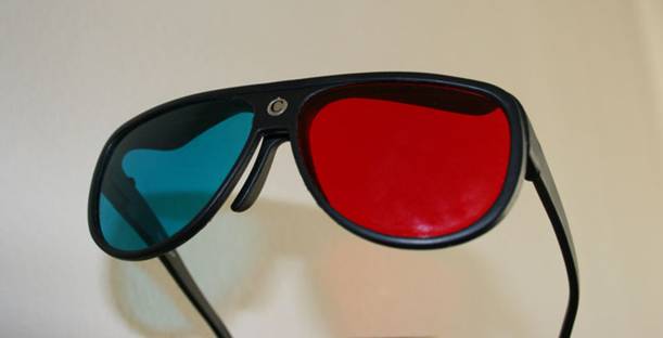 Image:Plastic 3D glasses.jpg